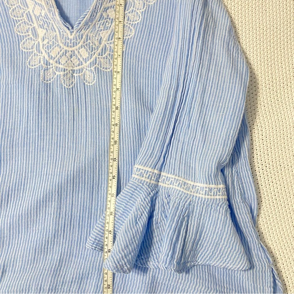 Lightweight Cotton Blue Blouse with White Lace neckline preplum sleeve - Picture 4 of 6